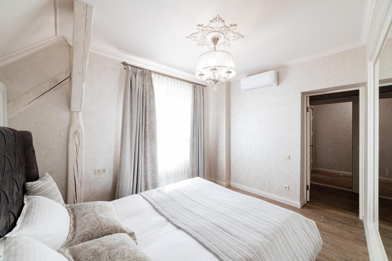 Lux Apartment On Duhnovicha Street .Free Parking. Uzjhorod Eksteriør bilde