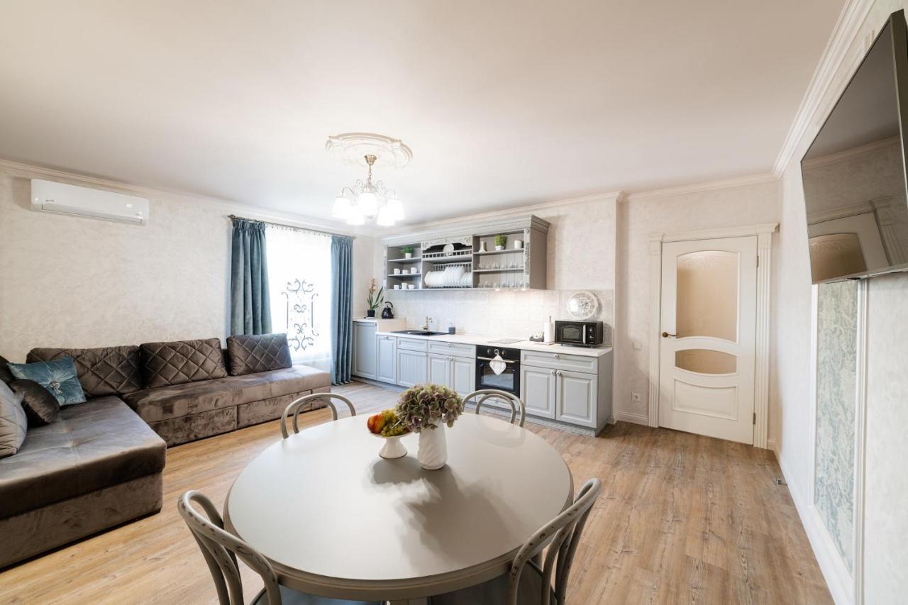 Lux Apartment On Duhnovicha Street .Free Parking. Uzjhorod Eksteriør bilde