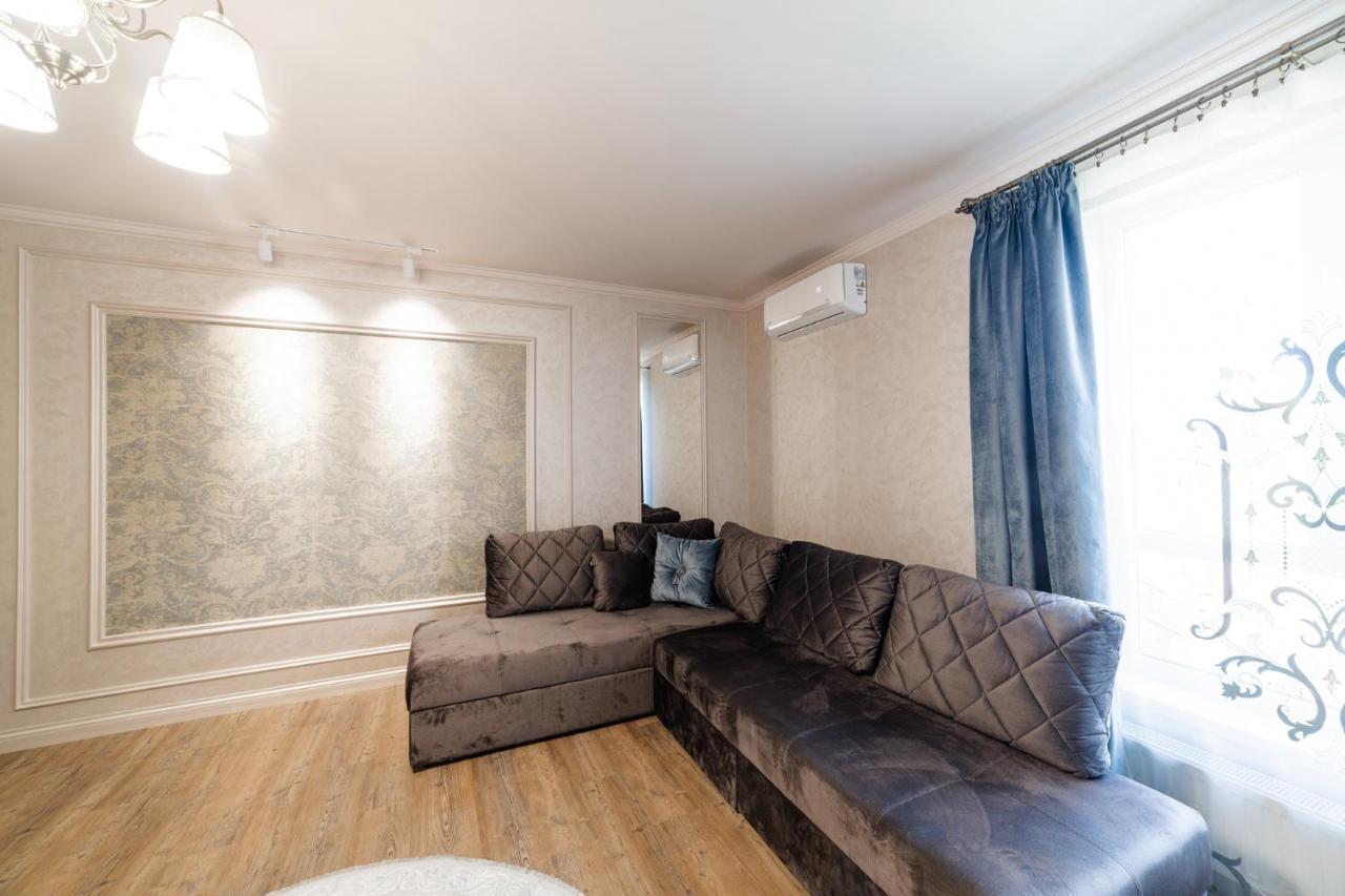 Lux Apartment On Duhnovicha Street .Free Parking. Uzjhorod Eksteriør bilde